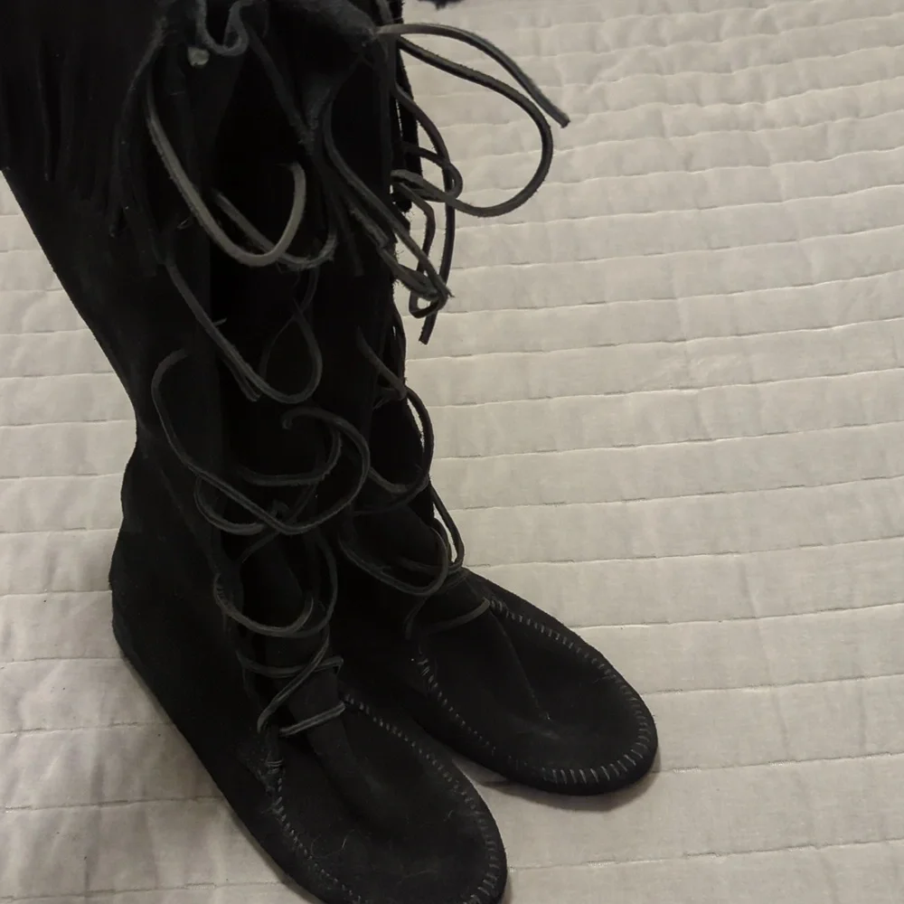 Minnetonka Front Lace Knee High Boot. NWOT. - Picture 2 of 7